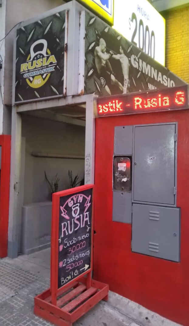 Entrada del gimnasio Rusiagymnastik